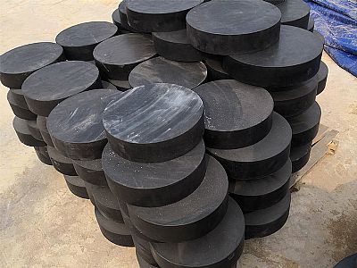 柯城区板式橡胶支座由若干层橡胶片与薄钢板经加压硫化